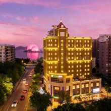 珠海情侣路日月贝大剧院智选假日海景酒店