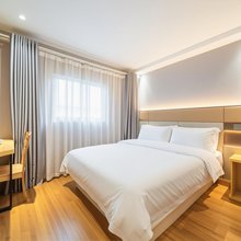 开蔓轻奢酒店(上海大学锦秋路地铁站店)