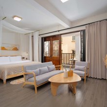 抚仙湖满月霜民宿(广龙小镇店)