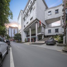 亦爱·电竞酒店(宜章中夏广场店)