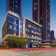 欢漫酒店(深圳宝龙地铁站坪山高铁站店)