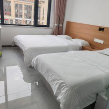 风港屿宾馆(翁旗中蒙医院店)