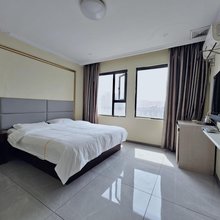 广源商务宾馆(信阳火车站天润广场店)