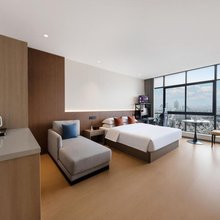 美娱·星峰电竞酒店(宁波慈溪市人民政府银泰百货店)