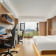 美致栖景电竞酒店(桂林七星景区桂林理工大学屏风校区店)