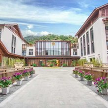 杭州灵栖铜鉴湖度假酒店