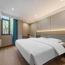 上海鑫逸宾馆(江湾镇地铁站店)