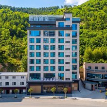 雲山酒店(镇安县金台山文化旅游区店)