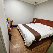 深圳美之都宾馆(罗湖黄贝岭地铁站店)