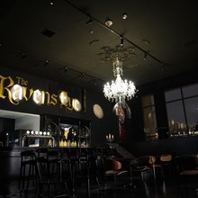 翻倒巷设计师青年旅舍(意式风情区德云社店)
