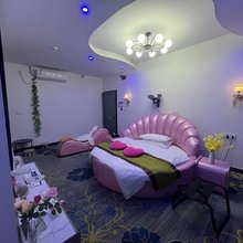 昌龙阁主题客房(中山小榄高铁站东升国宴店)