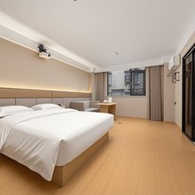 橙子水岸酒店(月亮湾夜市城店)