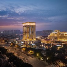 兴化天宝皇冠假日酒店