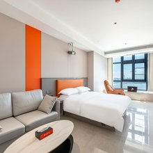 辉月星光公寓(武汉国际博览中心店)