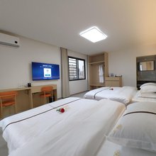 途愉智能民宿(六盘水高铁站人民广场店)