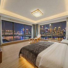 重庆·路客宜居WSSTYLEDESIGNERCINEMA江景美宿(南滨路长江索道店)