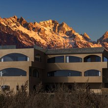 山海野趣|超一线雪山·日照金山|SnowMountain观景民宿(白沙店)