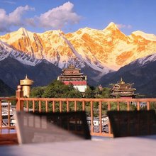 地平线丨归山MountainHome丨日照金山·云舍(独克宗古城店)