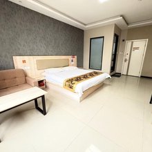 华译酒店(济南高新万达会展中心店)