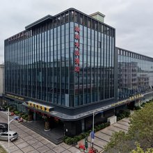 深圳骏群花园酒店(坪山坑梓地铁站店)