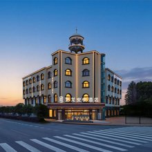 艺龙安悦酒店(上海罗店古镇美兰湖地铁站店)