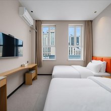 悦享酒店(阿勒泰博物馆万驰广场店)