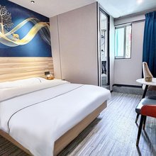 深圳兴港宾馆(东门晒布地铁站店)