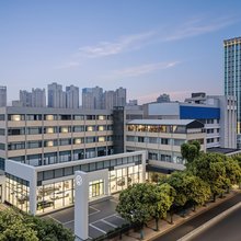 昆明闳笠酒店(同德广场小菜园地铁站店)