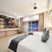 唐山云驿轻居(爱琴海购物中心店)