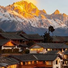 知一·Travel｜见山栖旅180°日照金山全景观影美宿(白沙古镇店)