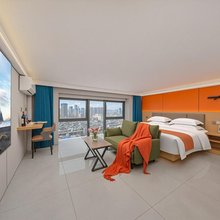 晓悦晨栖智能投影美宿(昆明火车站双桥夜市风情街店)