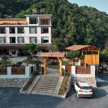 莽山听涧森林温泉民宿