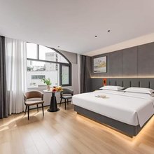 浩弘设计师酒店(昆明老街南屏步行街店)