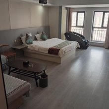 鑫泽豪庭民宿(德州万达广场店)