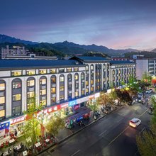 富源酒店(栾川汽车站店)