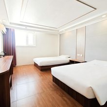 轻住·品优时尚宾馆(乘风新玛特大庆外国语学校店)