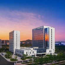 烟台星诺蓝海设计师酒店(烟台大学八角湾大学城店)