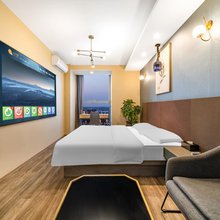 名人艺术民宿(郑州正弘汇高新数码港店)