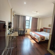 南宁鼎泰商务酒店(江南那洪立交地铁站店)