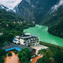 贡山壹号院康养度假酒店