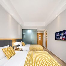 茶韵商旅酒店(信阳火车站天润广场店)