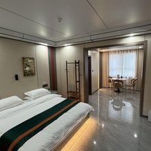 启程小居(伊宁火车站店)