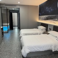 鲨鱼电竞酒店