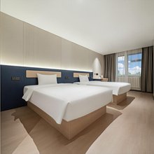 7天优品Premium酒店(兰州高铁西站中天健广场店)