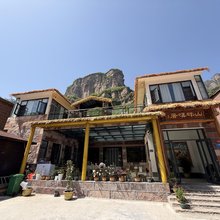 山畔溪居