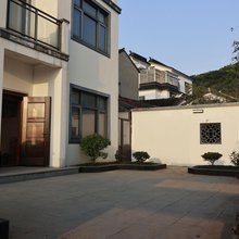 李四吴山居民宿(西山明月湾景区店)