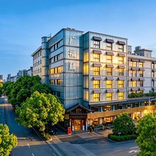 City Light|广福麟花园酒店(南昌八一广场火车站店)