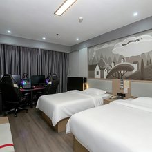 乐玩电竞民宿(淮滨西亚美悦广场店)