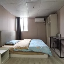 友居公寓(上海松江体育中心地铁站店)