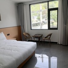留坝溪畔小筑民宿